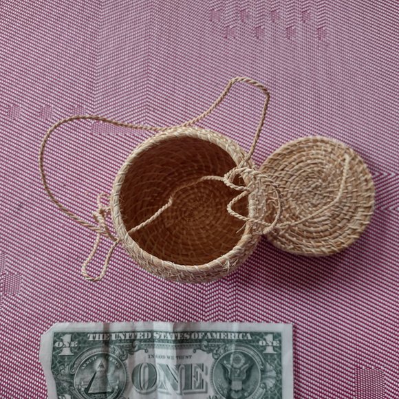 Small Vintage Woven Basket - Picture 2 of 3